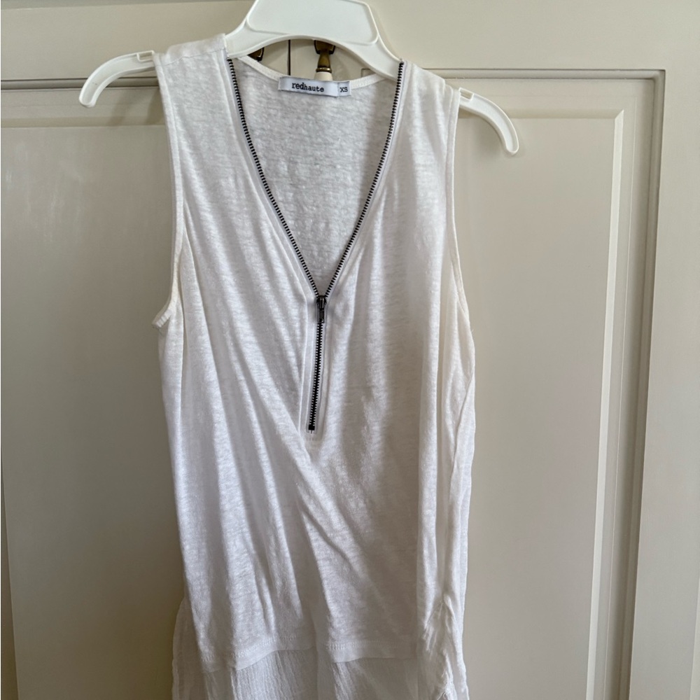 White Fitted Buttoned Tank Top